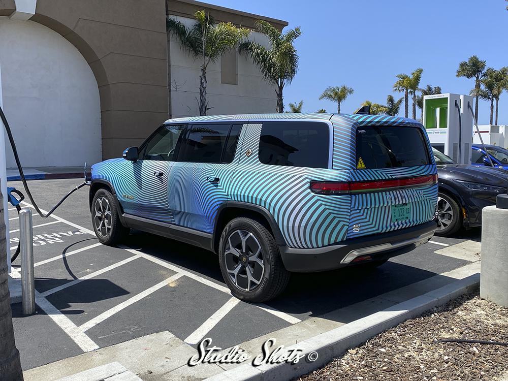 Cybercab Robotaxi Release the Kraken - Rivian R1S seen in the Wild Rivian R1S in the Wild