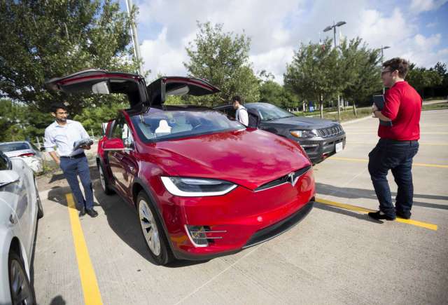 Cybercab Robotaxi What Tesla's Texas takeover means for oil-dependent Houston 640x0