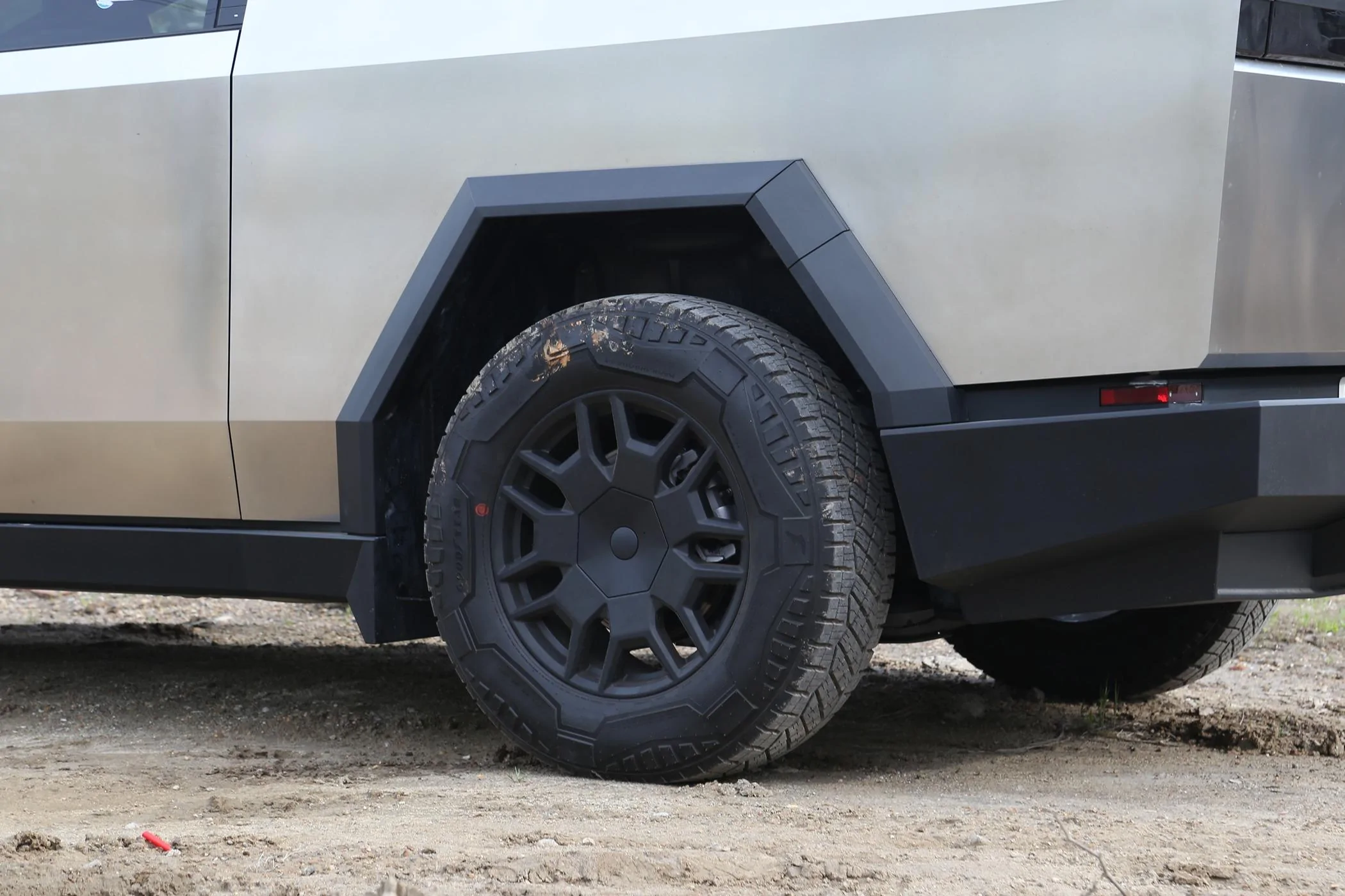 Cybercab Robotaxi ELECFRESH | Product Testing | Cybertruck Center Cap Solution IMG_4319