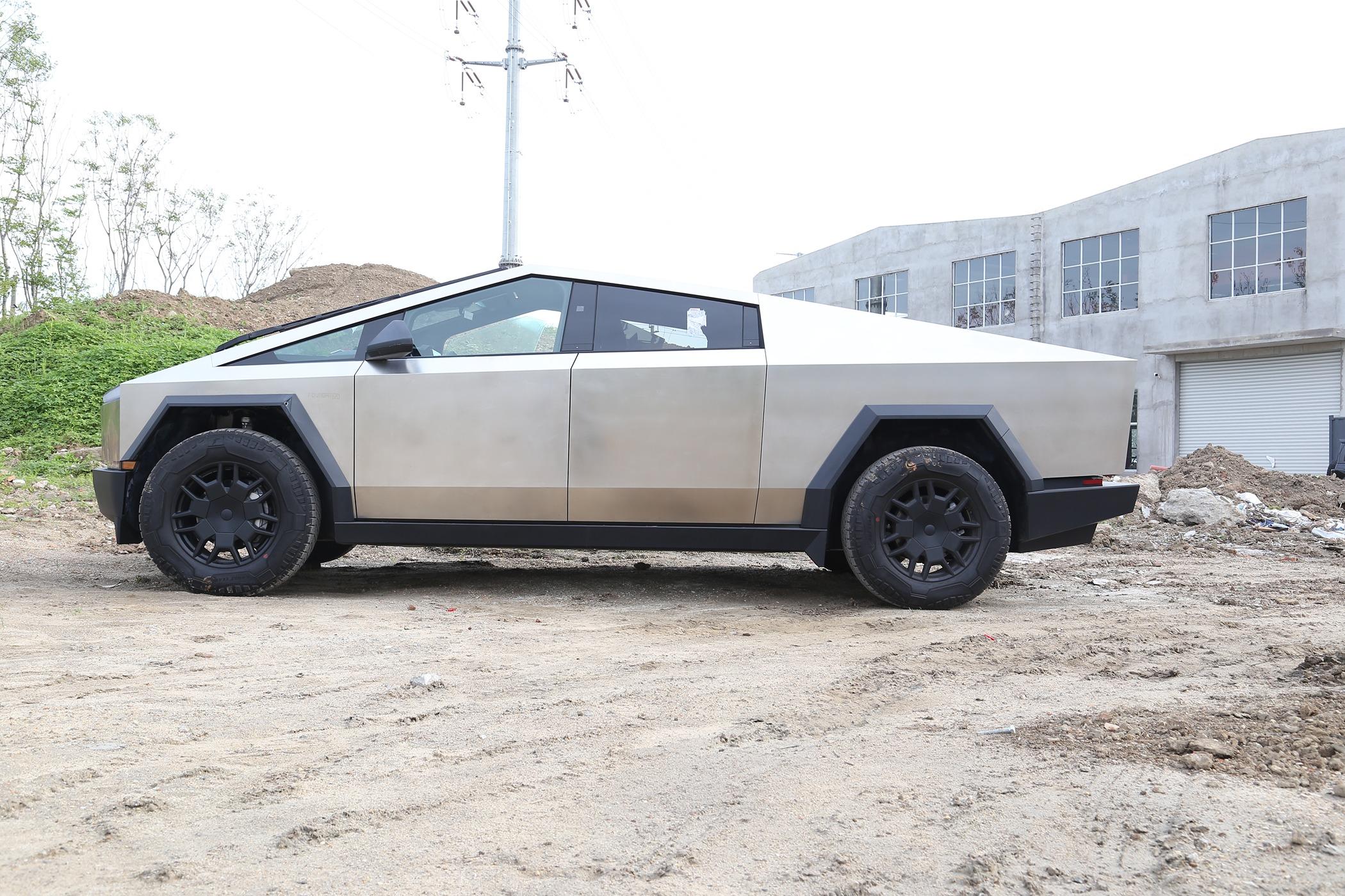 Cybercab Robotaxi ELECFRESH | Product Testing | Cybertruck Center Cap Solution IMG_4305.JPG