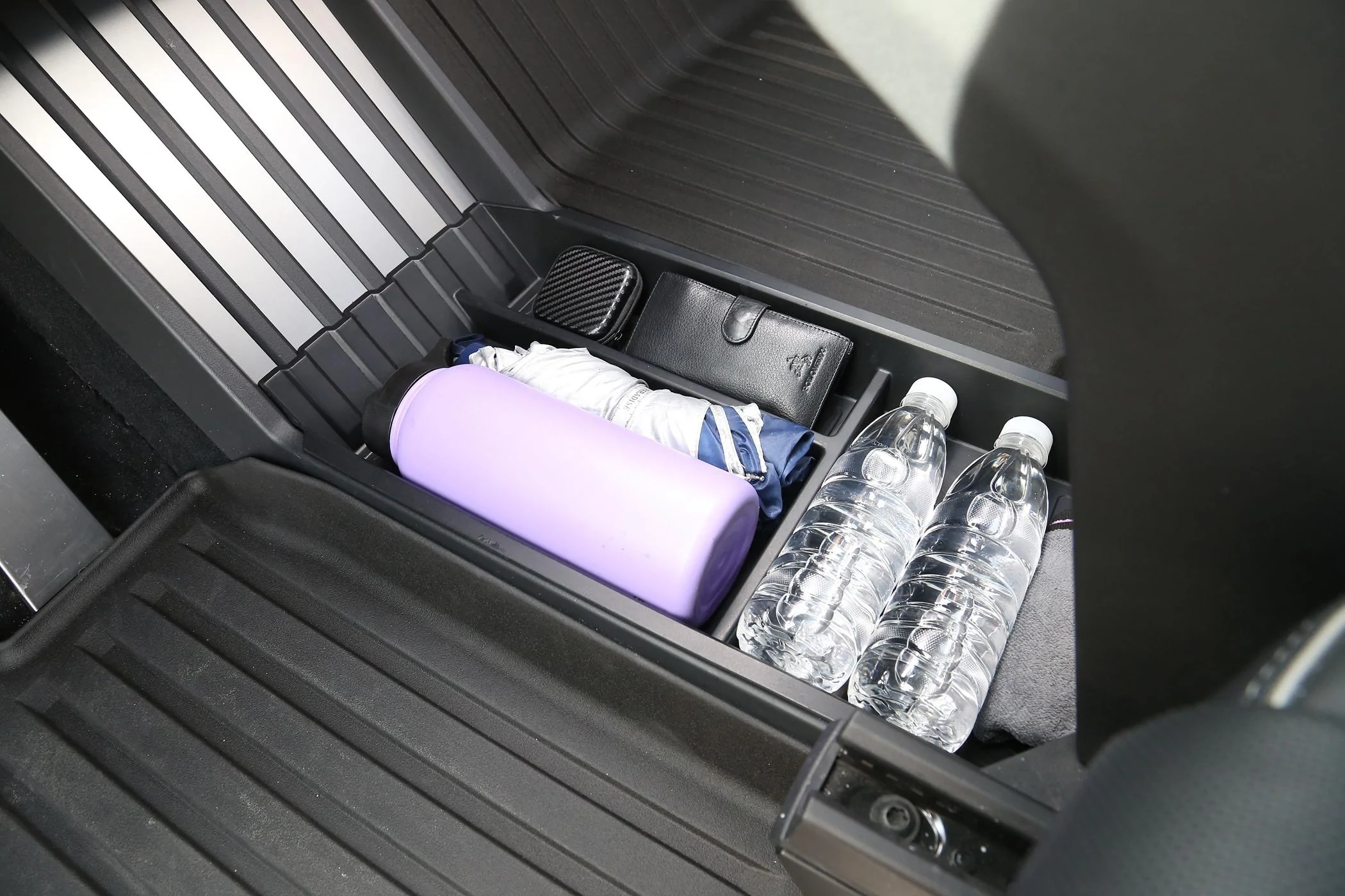 Cybercab Robotaxi ELECFRESH | Product Testing | Cybertruck Center Floor Storage Solution IMG_4644