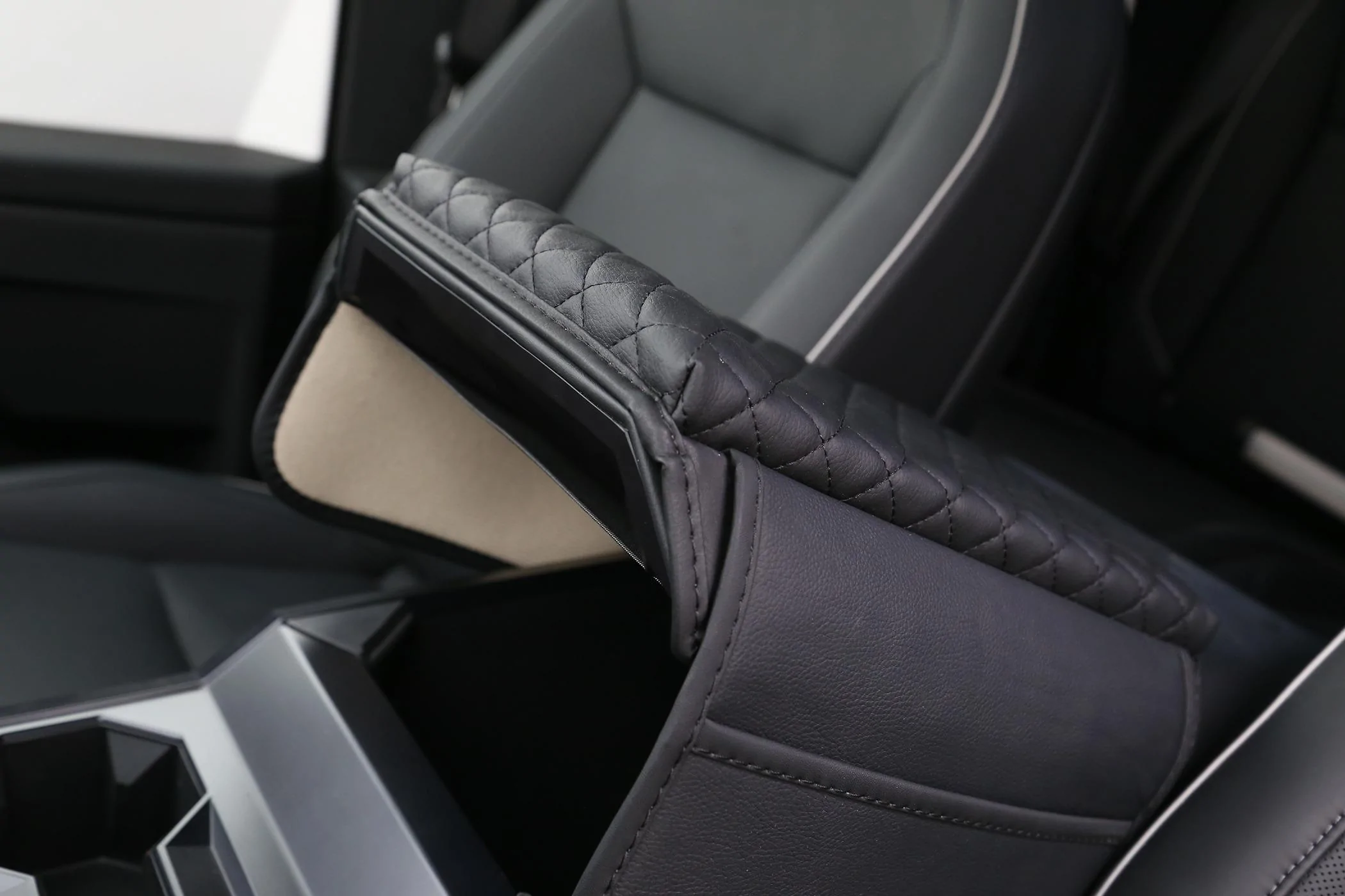 Cybercab Robotaxi [Elecfresh] Promotion For Armrest Cover! IMG_5853