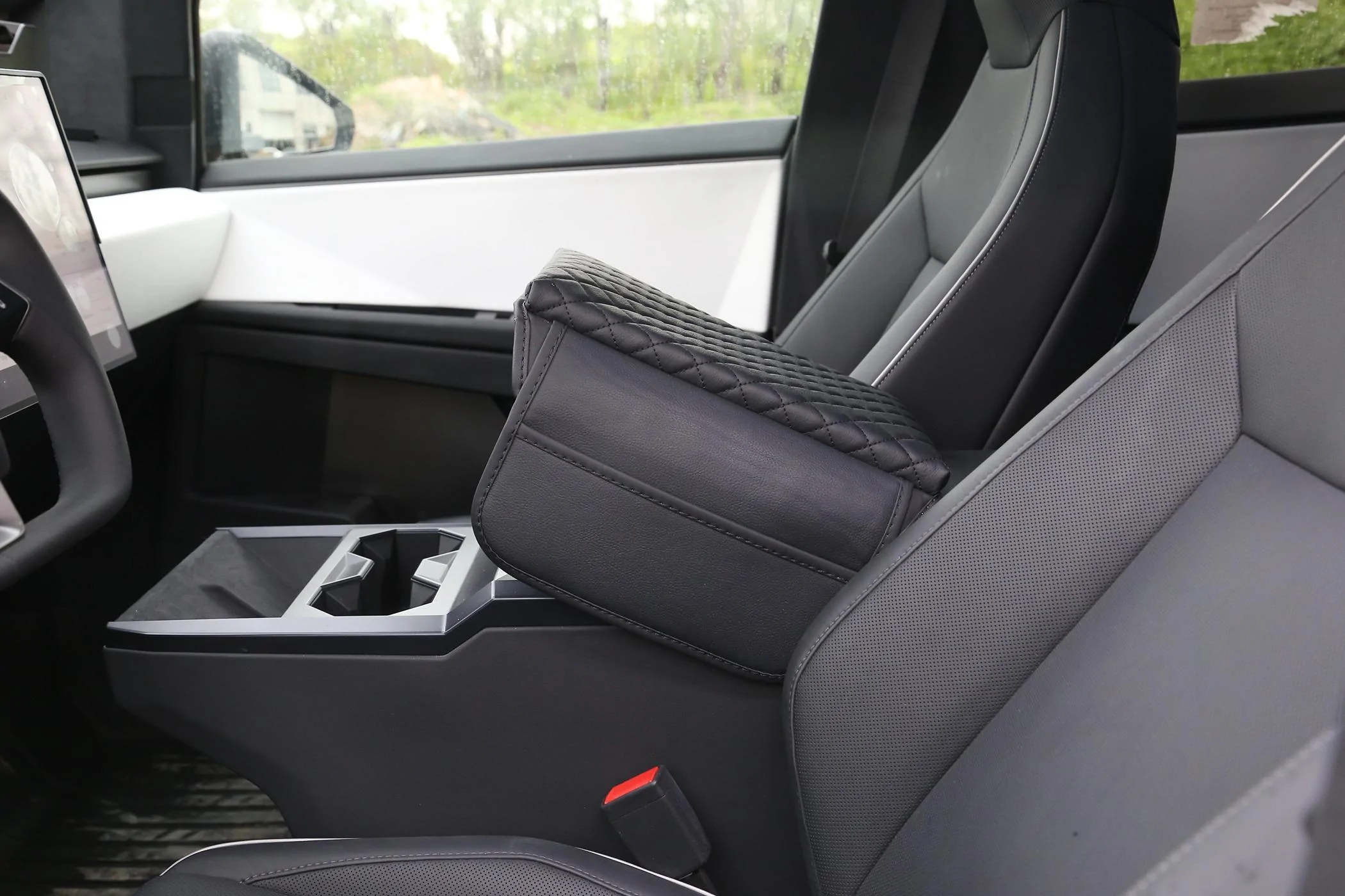 Cybercab Robotaxi [Elecfresh] Promotion For Armrest Cover! IMG_5847