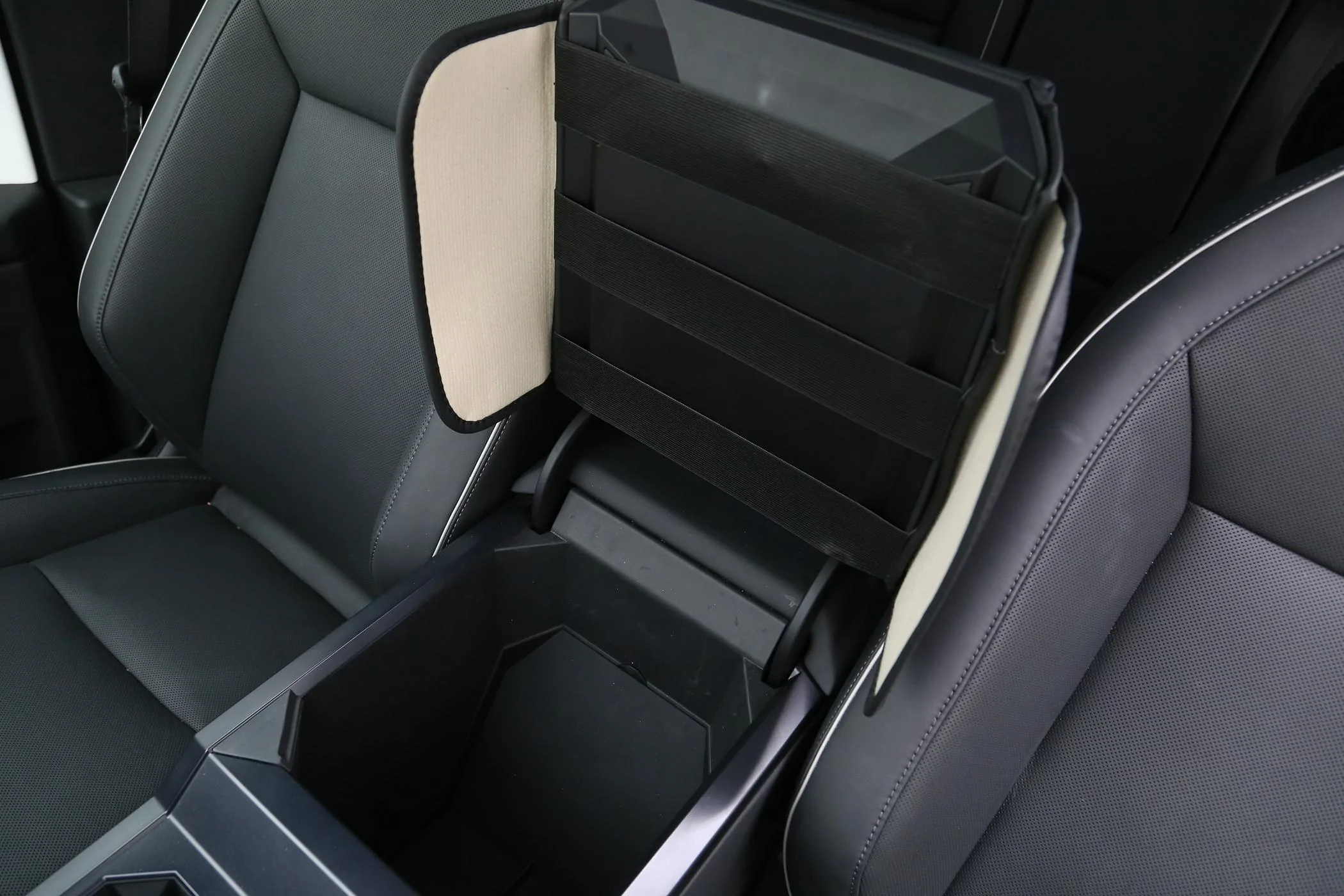 Cybercab Robotaxi [Elecfresh] Promotion For Armrest Cover! IMG_5865