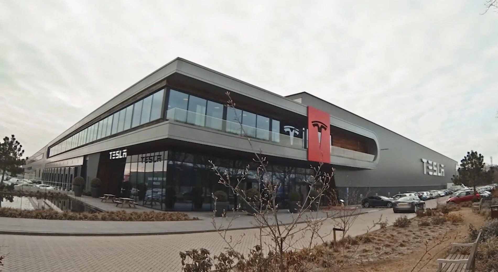 Cybercab Robotaxi Tesla closes in on direct EV sales in Texas with proposed bill tesla-texas-direct-sales--scaled