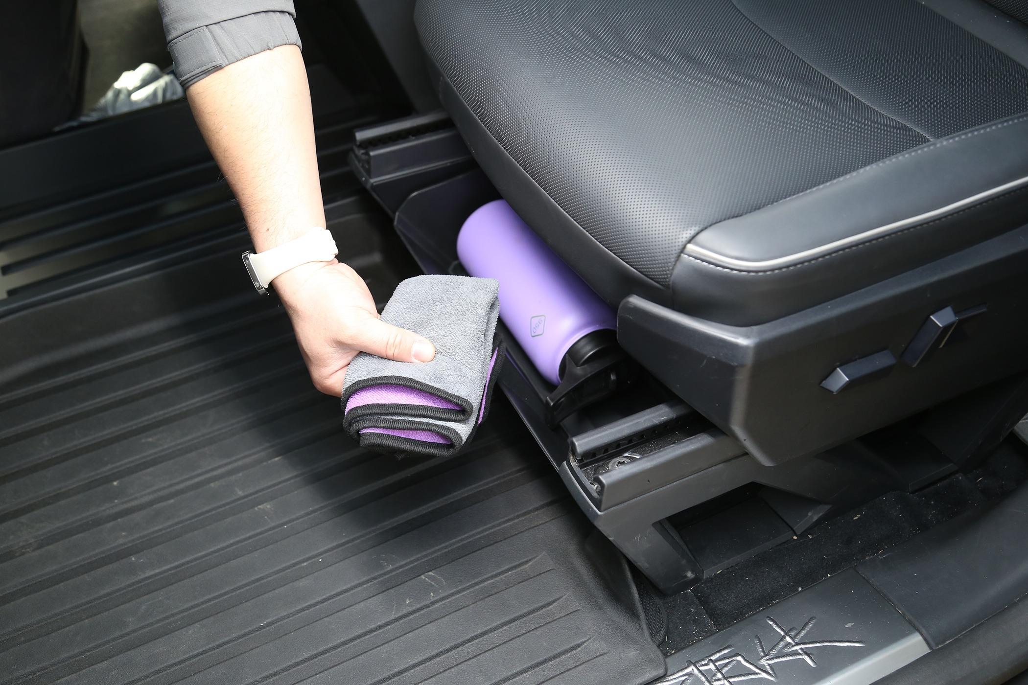 Cybercab Robotaxi [Elecfresh] Promotion For Front Under Seat Storage Box IMG_4263