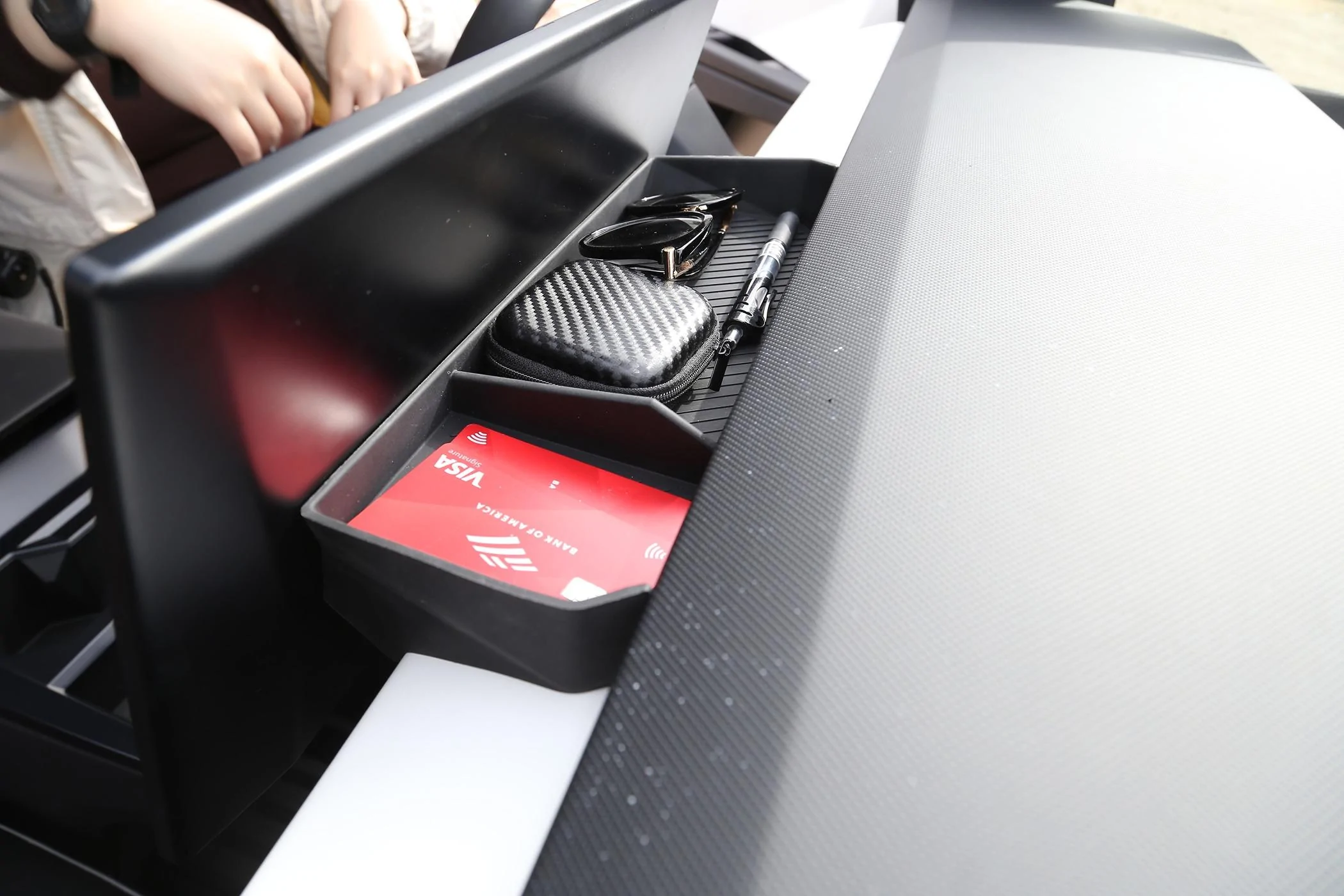 Cybercab Robotaxi [Elecfresh] Promotion For Dashboard Tray IMG_4418