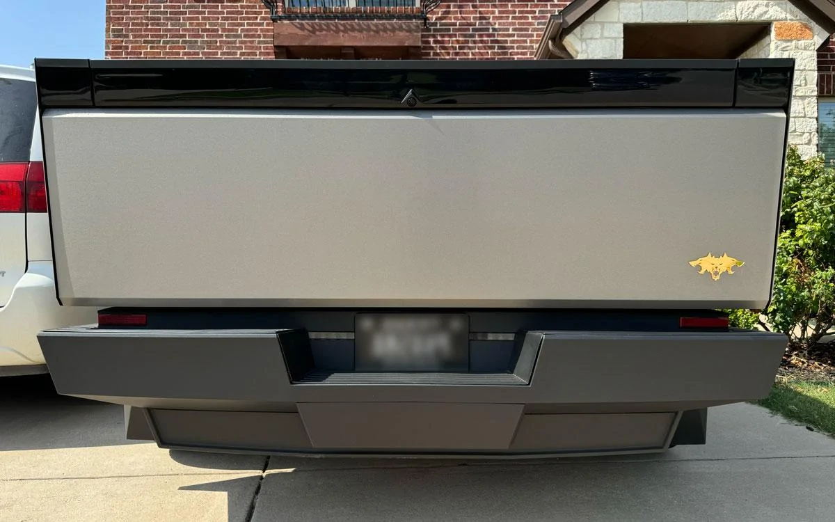 Cybercab Robotaxi ? Metallic Silver Cyberbeast 3D Laser-Cut Emblems emblem-gold-tailgat