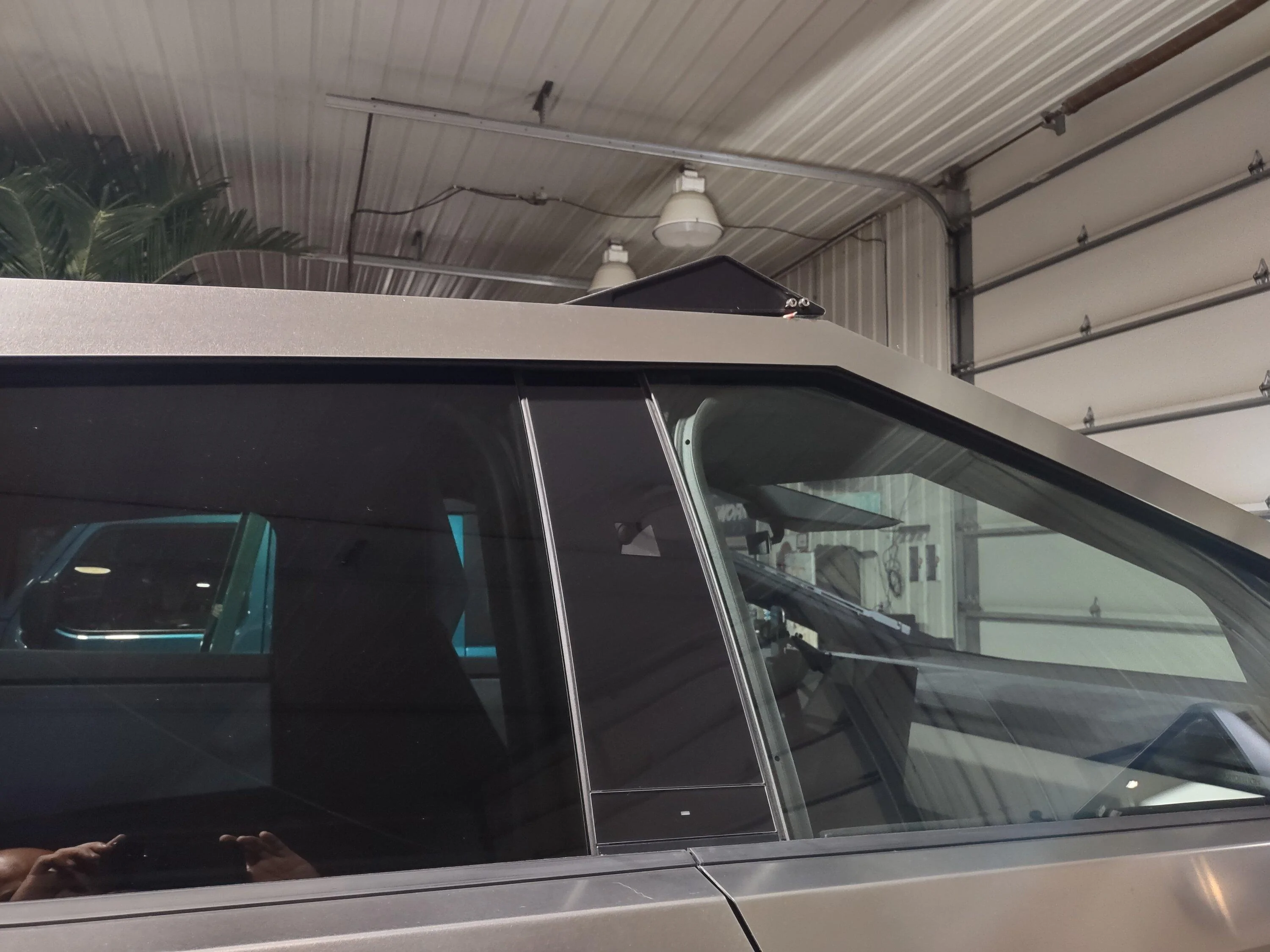 Cybercab Robotaxi New top mounted LED light bar with RGB DRL in development IMG_20240722_152319036_HDR