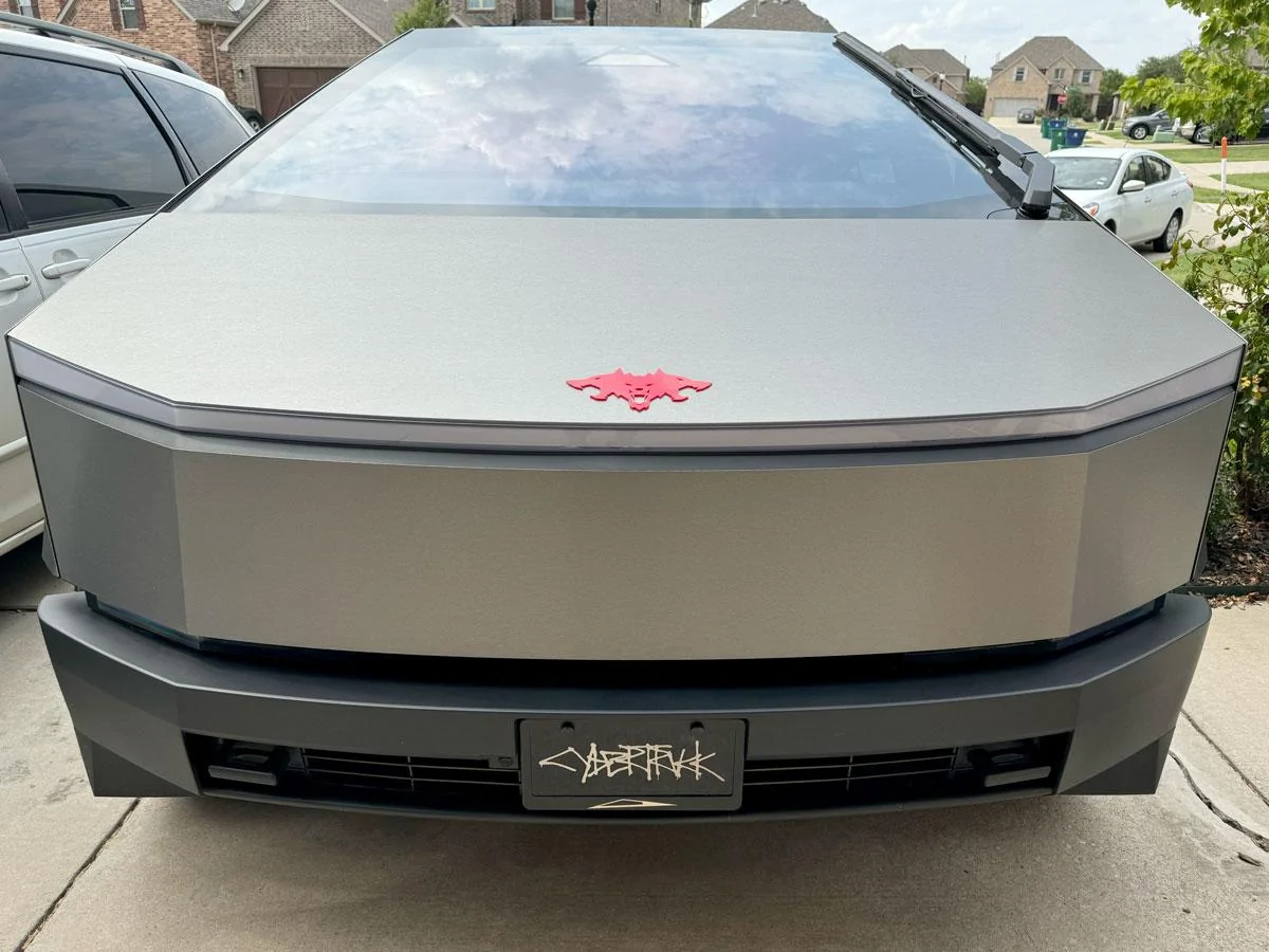 Cybercab Robotaxi ⚜️ Mirrored gold and gloss red Cyberbeast emblems now available emblem-red-front-hood