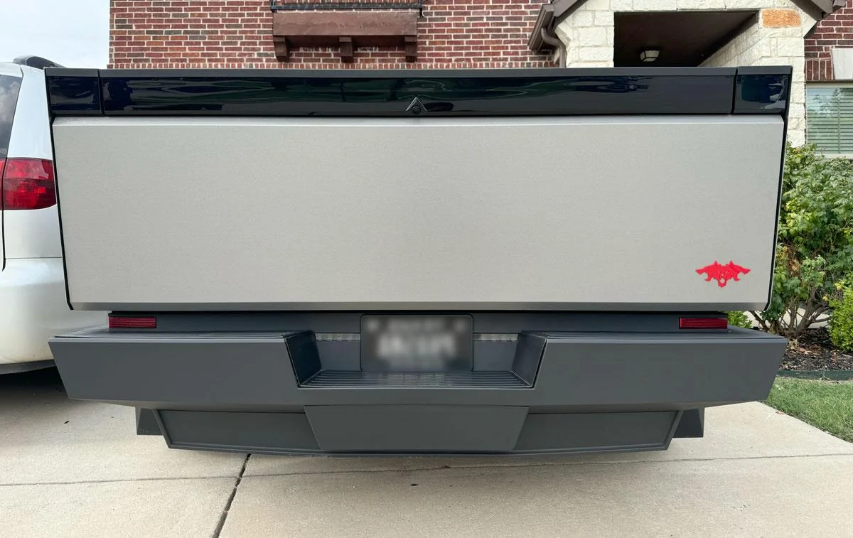 Cybercab Robotaxi ⚜️ Mirrored gold and gloss red Cyberbeast emblems now available emblem-red-tailgat