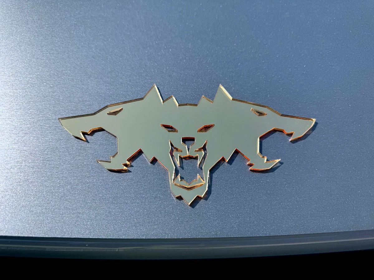 Cybercab Robotaxi ⚜️ Mirrored gold and gloss red Cyberbeast emblems now available emblem-gold-hood-close
