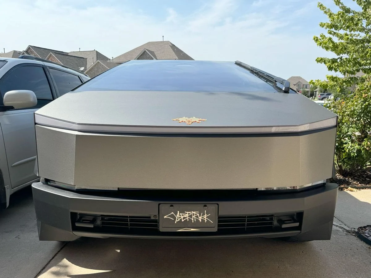 Cybercab Robotaxi ⚜️ Mirrored gold and gloss red Cyberbeast emblems now available emblem-gold-hood