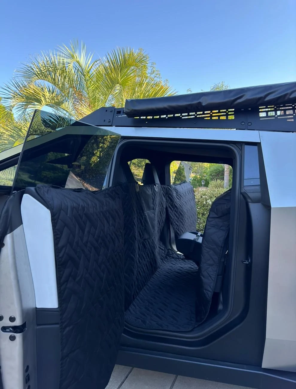 Cybercab Robotaxi UranusWander (Previously MarsAccs) Pet Cover v0.2.0 Updates IMG_6475