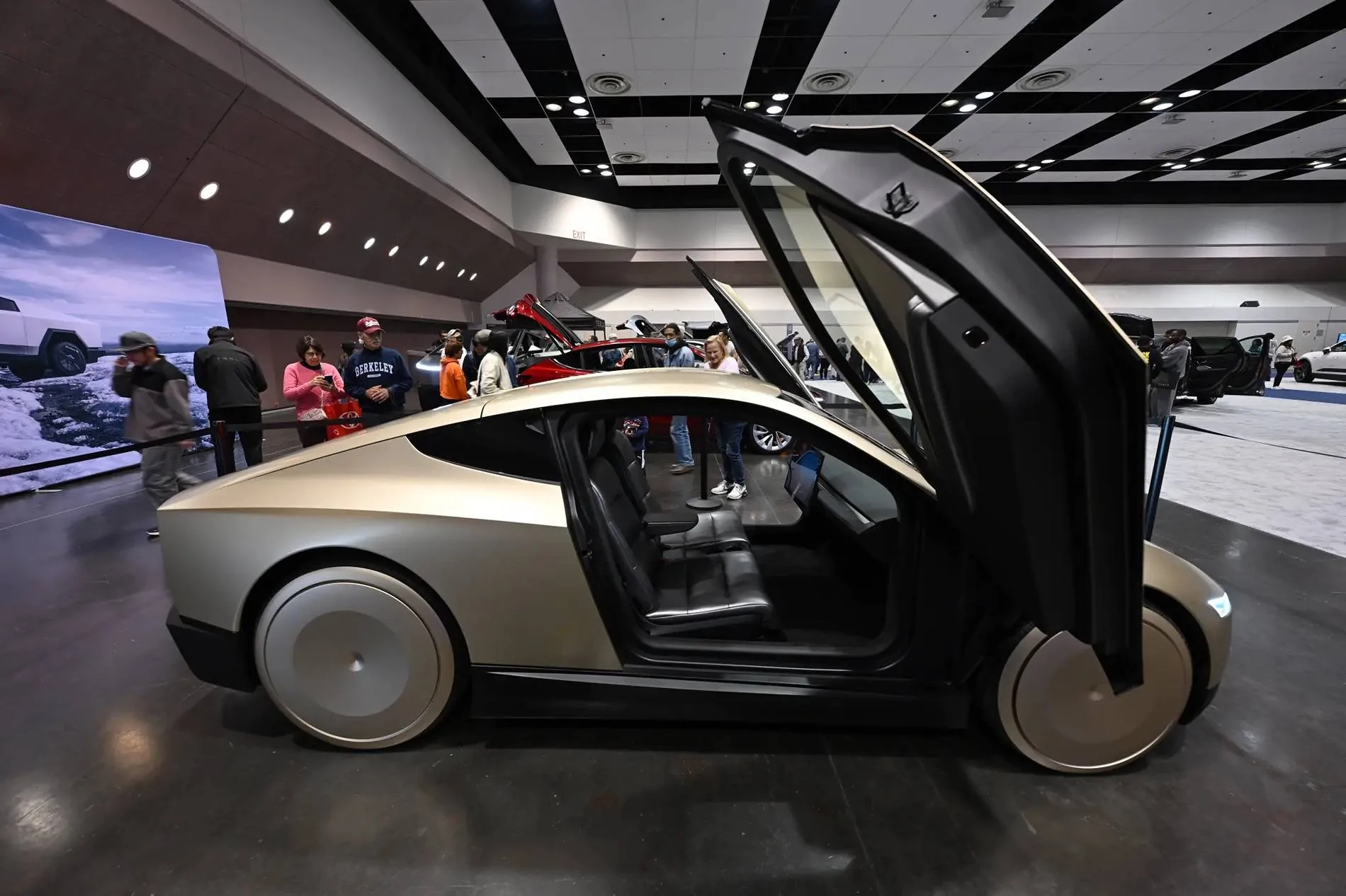 Cybercab Robotaxi iPace / iPace / Zeekr / Cybercab Which will Customers Prefer? view-tesla-cybercab-known-robotaxi-100724938