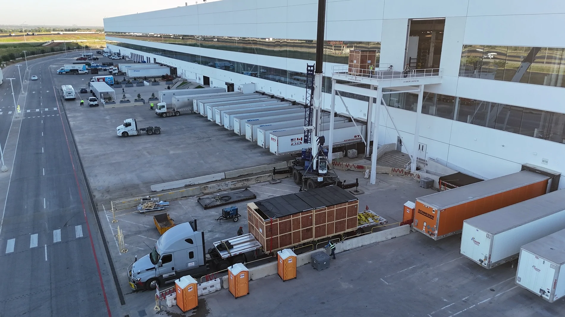 Cybercab Robotaxi Cybercab production line equipment arriving at Giga Texas GyqIHEgWgAUX1uY