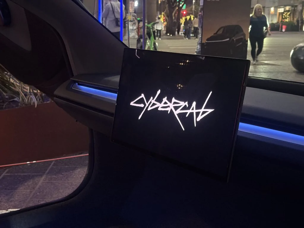 Cybercab Robotaxi Cybercab has cool ambient lighting - dash, underseat, footwell HDVVeDNaIAAM7wN