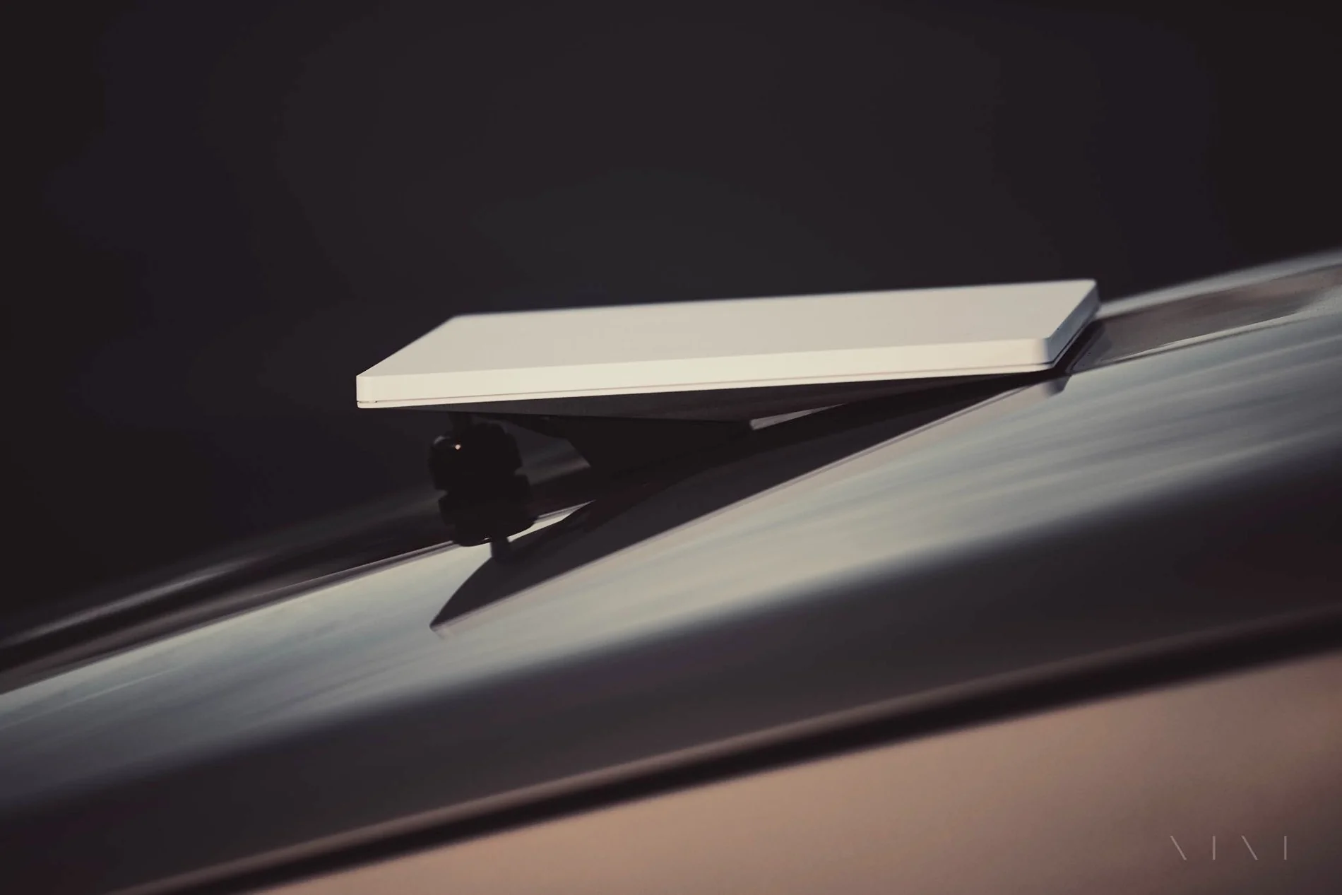 Cybercab Robotaxi Spotted: Starlink Mini mounted on Cybercab HIVDM_-WAAApmaG