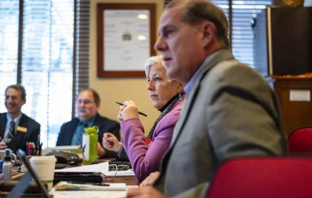 Cybercab Robotaxi ‘Tesla bill’ would allow electric car giant to open direct-to-consumer shops in Vermont stephanie-jerome-1-20200107-610x388