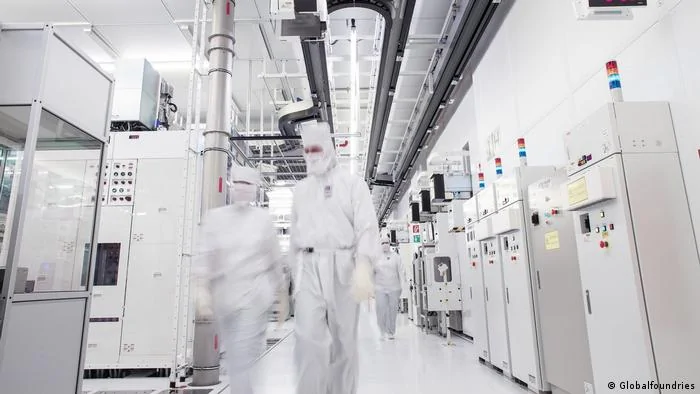 Cybercab Robotaxi Tesla Semiconductors? 57764758_401