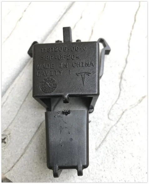 Cybercab Robotaxi Frunk failure part in Model 3, hope its fixed for Cybertruck damage 1