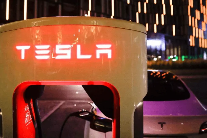 Cybercab Robotaxi MarketWatch: Here’s the math for Tesla’s stock price if it becomes the Apple of car makers 1635540029670