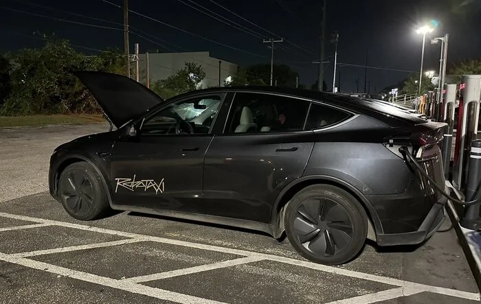 PUBLIC Robotaxi rides will begin June 22 in Austin