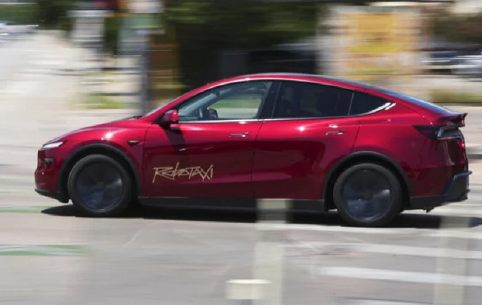Austin Tesla Robotaxi service will open to public next month!